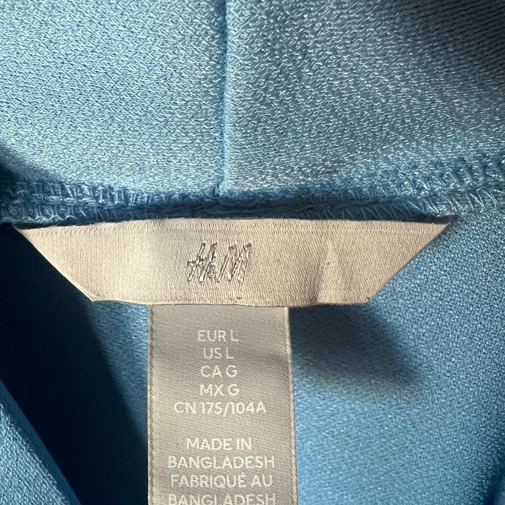 H&M Womens Light Blue Casual Blouse Size L Worn Once 
Excellent Condition. - Picture 6 of 8